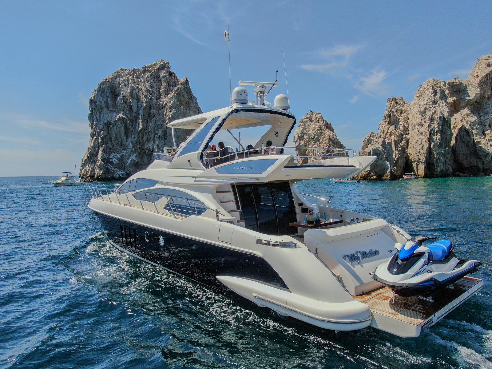 Azimut 68′